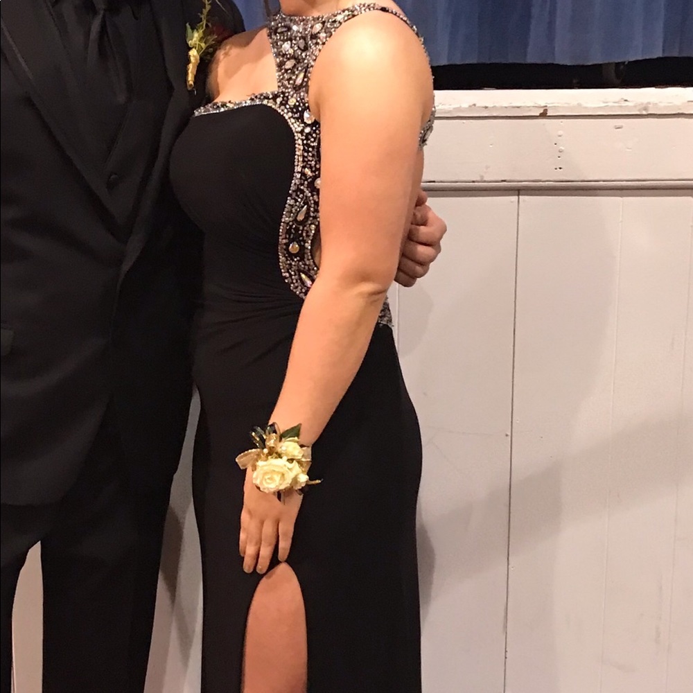 Dress - Picture 2 of 2